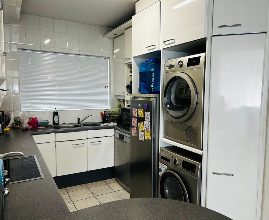 3 Bedroom Property for Sale in Mouille Point Western Cape